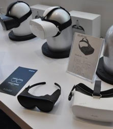 全球首款眼镜形态虚拟现实设备1.jpg