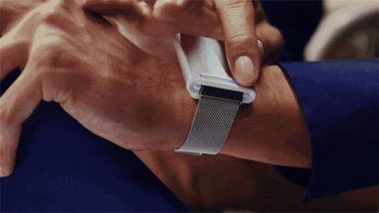 这款手表竟能自动调节人体温度，秒变腕上小空调