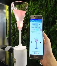 App一键调酒，这款智能调酒杯让你秒变酒场女王