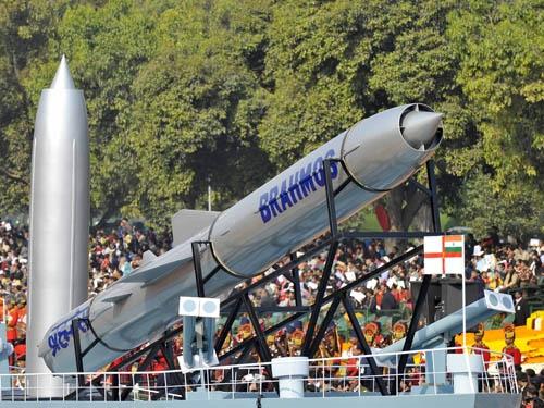 高超音速“布拉莫斯”导弹参加印度阅兵