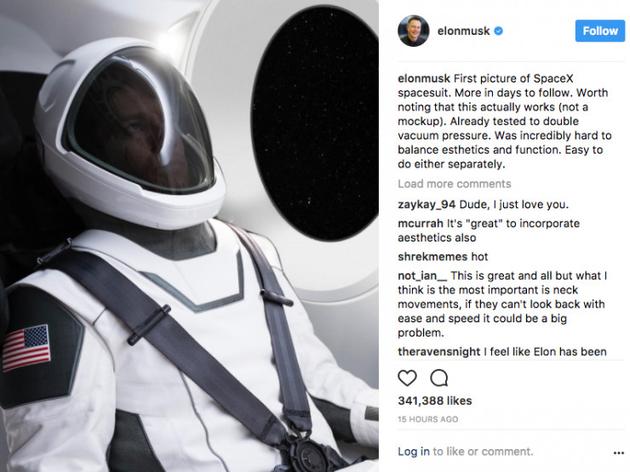 　　去年8月，马斯克在Instagram上分享了SpaceX太空服的第一张正式照片，并表示已经通过了双倍真空压力测试
