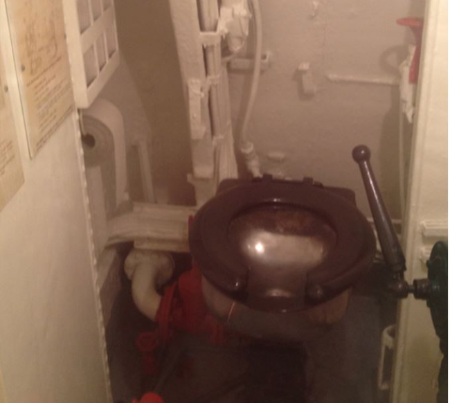 德国潜艇的厕所