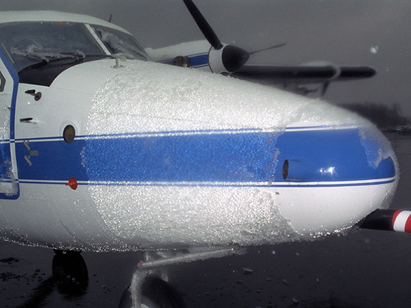 隆冬腊月，飞机也怕结冰？