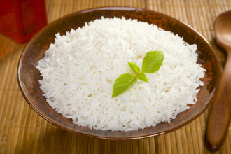 多吃米饭白面可能会使女性更年期提前，易患心脏病