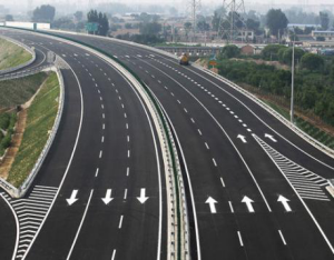 1988年10月31日 我国第一条高速公路开通