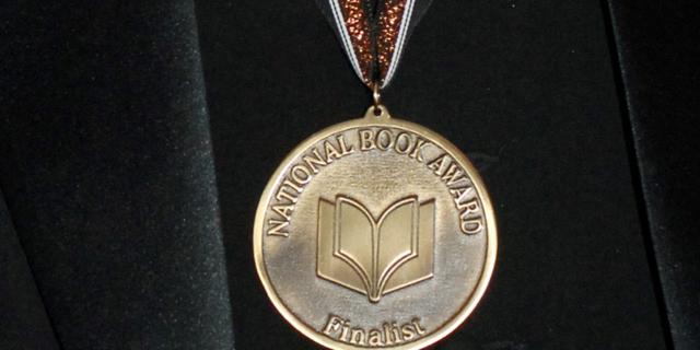 科尔森·怀特海德因小说《地下铁路》获2016美国国家图书奖