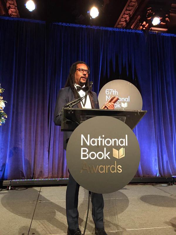 科尔森·怀特海德因小说《地下铁路》获2016美国国家图书奖